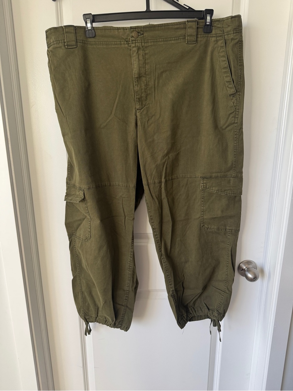Woman’s Olive Cargo Pants with Drawstring Ankles